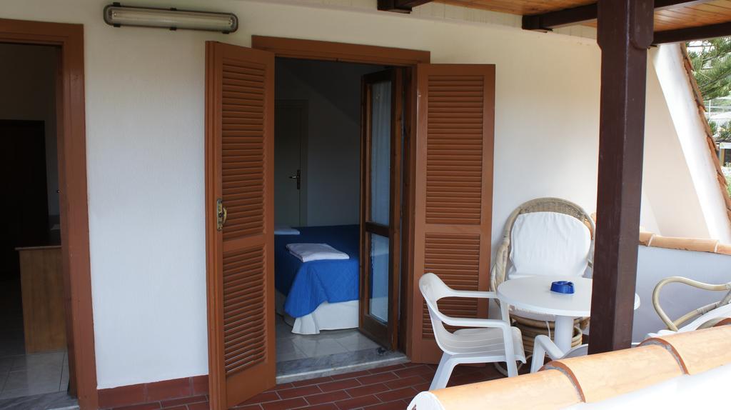 Le Roccette Mare Beach Hotel & Restaurant Tropea Habitación foto